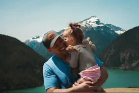 女大避父，这3方面爸爸不要碰，碰了对女儿影响很大图片