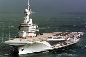 法国海军上将自夸：戴高乐号航母拥有巨大威慑力图片