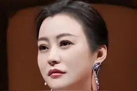 分手后只字不提邓超！人到中年再次翻红，她与孙俪的较量胜负已分图片