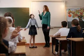 看到河北石家庄小学教师薪资待遇，网友评价：确实是环京待遇洼地图片