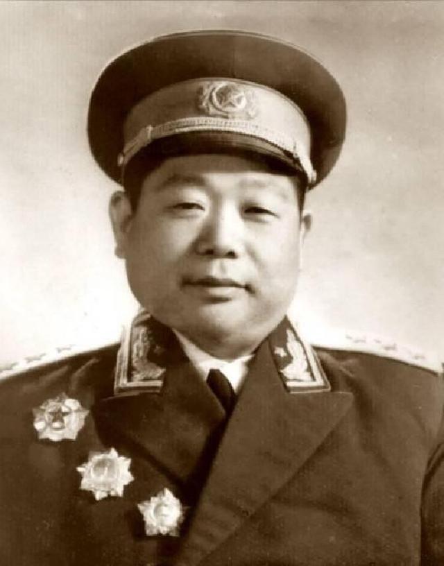 1976年，毛主席为何下令拿掉叶剑英的兵权？事后才知主席用心良苦