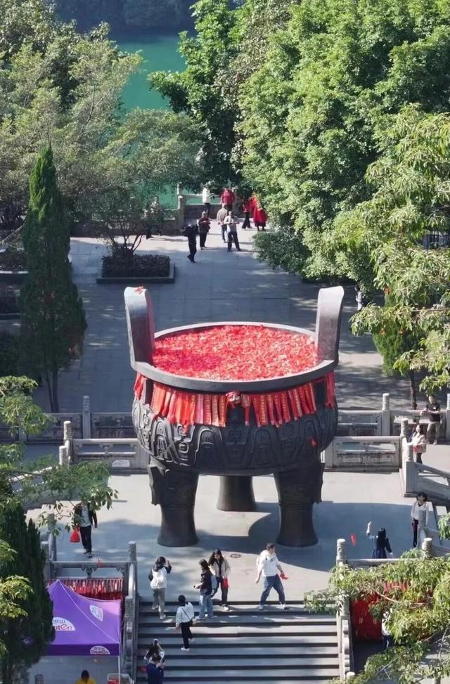 高铁直达，中国最安逸的6座城市，心累了，就去小住三五天！