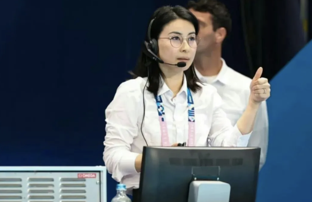 霍震霆没想到，44岁儿媳郭晶晶再次官宣喜讯，让整个阔太圈沉默了