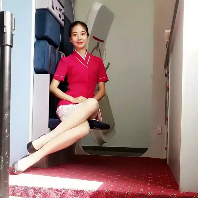 “93阅兵”女民兵王米佳：出身空姐，婆婆和母亲替她负重前行