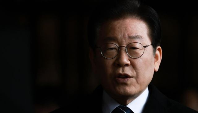 第一个公然拒绝北京阅兵！一国总统正式通告全球，降格对待中国？