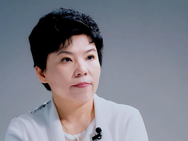 败光20亿、向洋人下跪、国籍问题，邓亚萍身上的标签到底是真是假