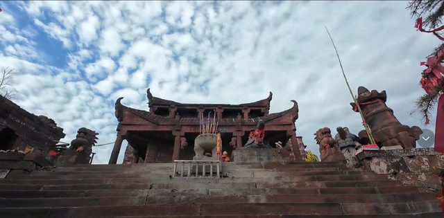 湖南低调的百年道观，地处山巅气势雄伟，背后故事值得尊敬