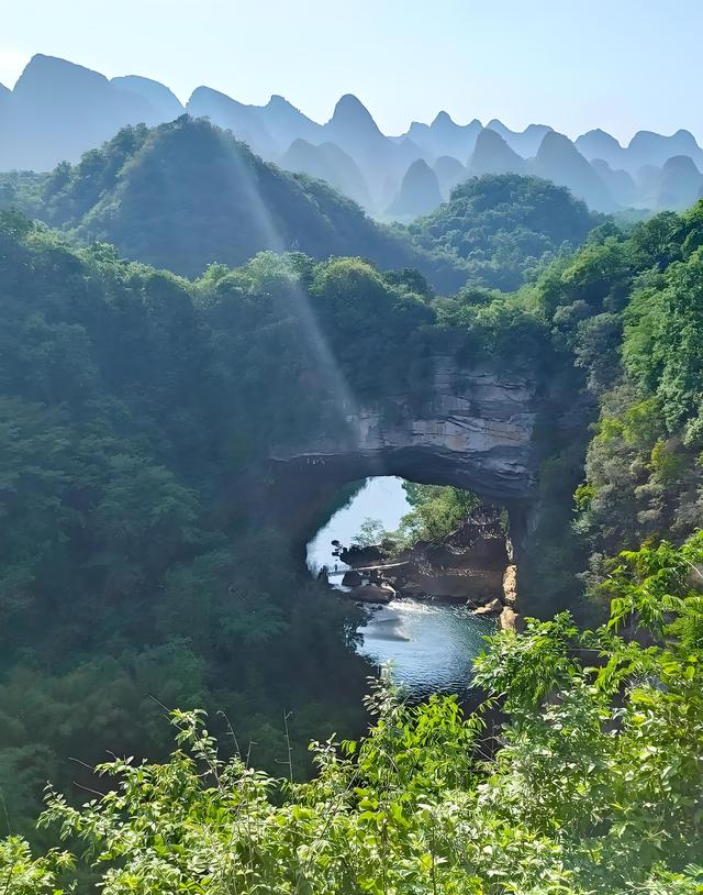 桂林和柳州交界处有个小镇，默默无闻，却藏着全国独一无二的景观