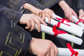 全国高考录取分数线排名一览表：2025多少分能上二本？图片