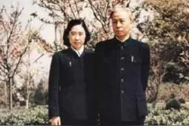 49年刘少奇初见岳父岳母，席间泄一个“密”，王光美不高兴了图片