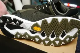 户外登山鞋、徒步鞋、越野跑鞋，全球三大顶级大底图片