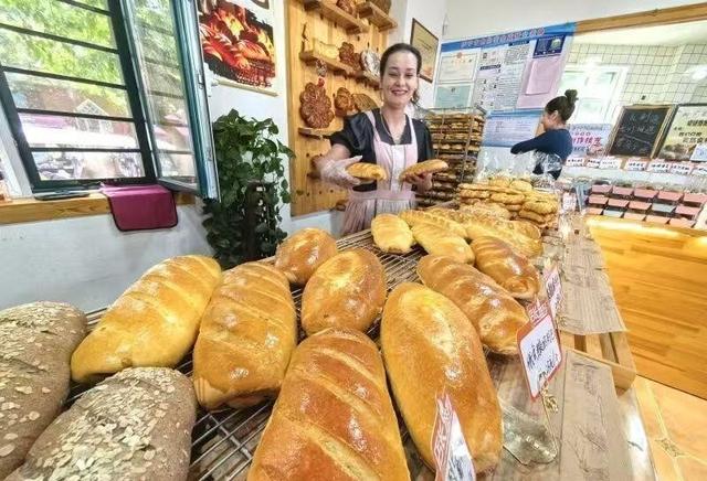 天山河谷·美哉伊犁丨8折优惠邀您住进雪原里的春天！