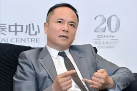 浙江富豪沈国军：坐拥39座商场，娶小21岁女星，今身价超630亿图片