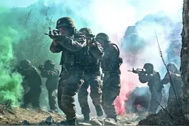 今日头条热榜前十图片