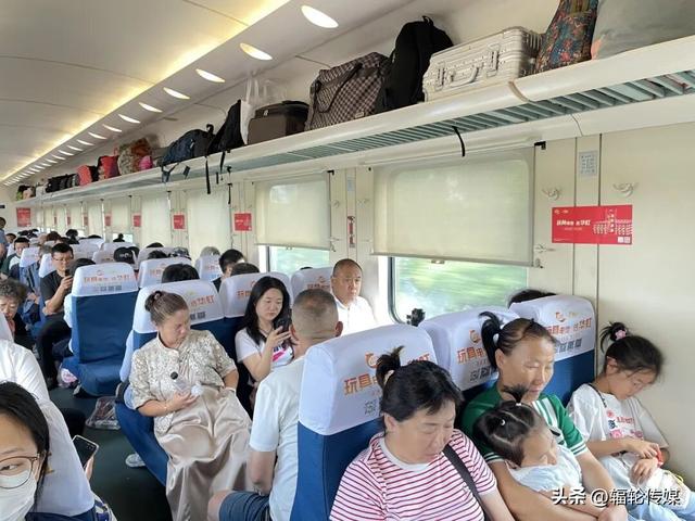 开往春天的普铁丨一路繁花相伴，品牌与春光同行