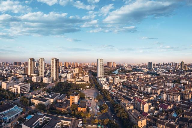 江苏“富到漏油”的县级市，人口不到200万，面积比1个香港还要大