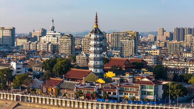万里长江第一塔，千年古刹听潮声：安庆迎江寺探秘