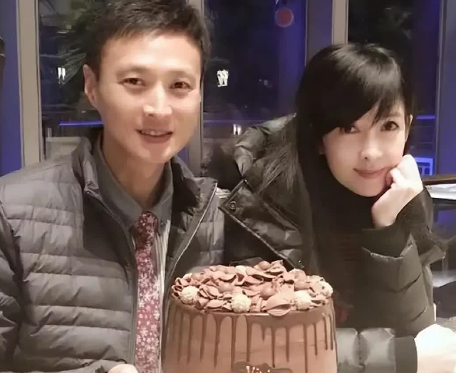 被戴8次绿帽子，3次捉奸在床，这就是我们“玉女”守卫的爱情？