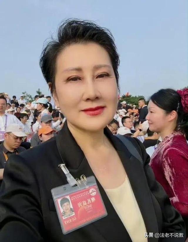 没想到，42岁的王雷，因九三阅兵期间的一个举动，实现口碑暴增