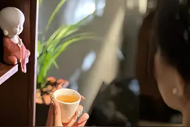 “适合喝茶发的文案，把慌张煮成茶，句句雅致”图片