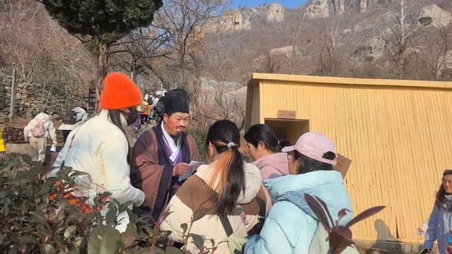 春风裂谷·花漾寻野 | 清明假期，熊耳山邀你共赴一场江湖侠梦！