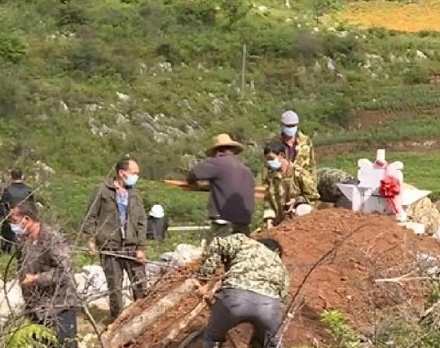 历史上	，中国死了那么多人都是土葬，为什么没感觉有那么多坟墓？