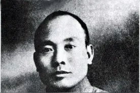 汤恩伯见蒋介石紧张摔跤，自觉升职无望，却被认为有奴性，可大用图片