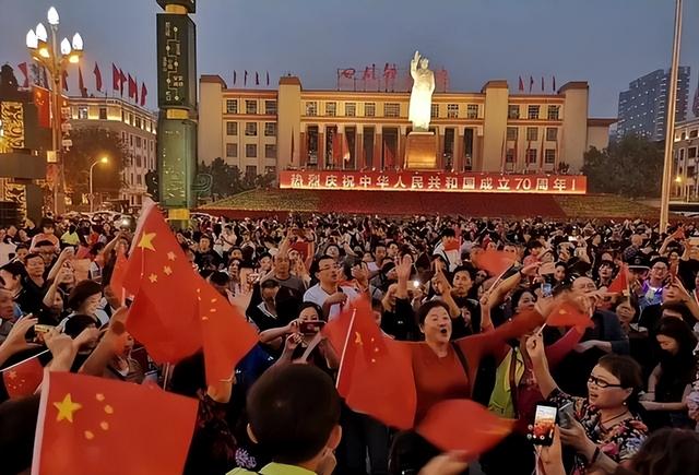俄媒：一旦开战，中方只靠解放军难以取胜，必须调动另一股力量！