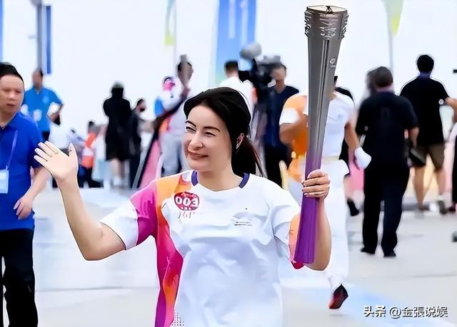 霍震霆没想到，44岁儿媳郭晶晶再次官宣喜讯	，让整个阔太圈沉默了