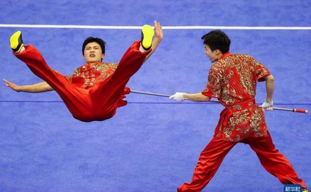 武术高手的训练法！从形意拳到太极拳，掌握背阔肌和肱骨的奥秘！