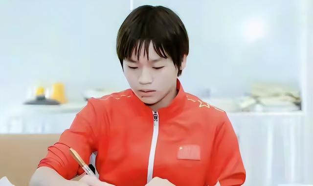 陈若琳问全红婵：大学一个月生活费多少？全红婵的回复显情商
