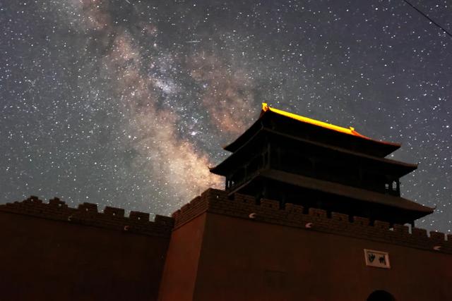 敦煌观星:沙海之上的星河诗篇