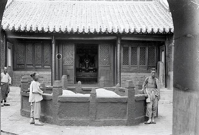 120 年前的泰山老照片，原来百年前的登山路是这样的！