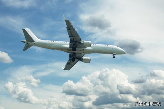 空姐开关舱门太费力！飞机造价过亿，为什么不肯装自动舱门？