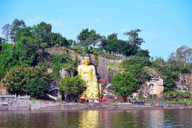 楚楚：在万灵的古香古色中酝酿“武舞大赛”