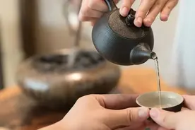 《增广贤文》里最毒的10句名言，说透人生残忍真相，许多人不爱听图片
