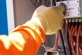 “上门维修起步价，30变300？”啄木鸟维修收费不明，投诉量激增!图片