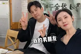 于晓光到韩国看妻子，只睡4小时连喝两杯咖啡，秋瓷炫感动到落泪图片