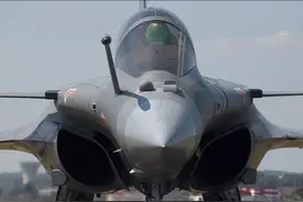 海外展览变上门踢馆！歼-10CE模型确认参加巴黎航展，打脸阵风图片