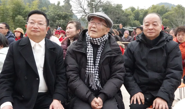 国庆节当天，南充嘉陵这条山沟逆天成了一帮文人墨客“打卡地”！