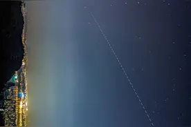 拍到啦！中国空间站过境黄石上空图片