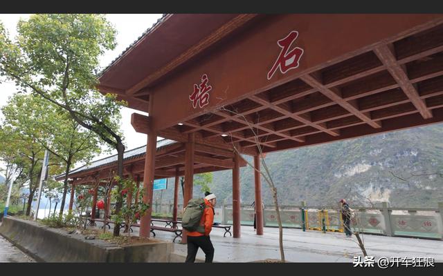 公交船游三峡，最有烟火气的游玩攻略