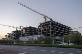 中国楼市的一个关键灵魂拷问：2025年，老百姓还会遇到烂尾楼吗？图片