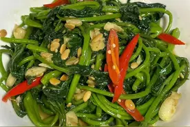 红薯叶被誉“健康菜”，经常吃的，身体会收到部分好处图片