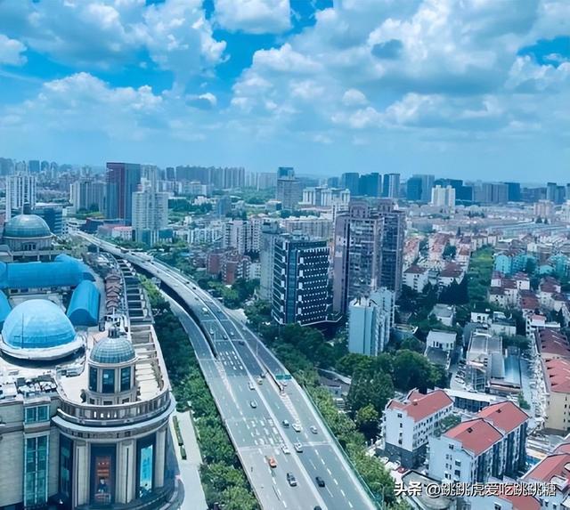 曹德旺预言要成真？若不出意外，2026年房地产或将面临5大转折