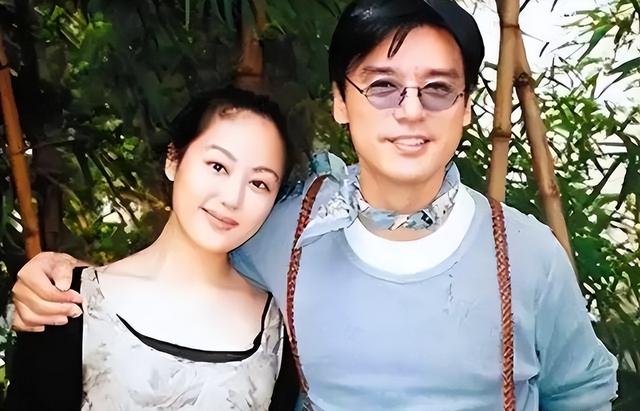 败光两任亿万家产	，为还债拍三级片，如今62岁坦言后悔嫁给钟镇涛