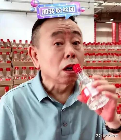 全家移民真相大白2年，享正师级待遇的潘长江，已走上另一条大道