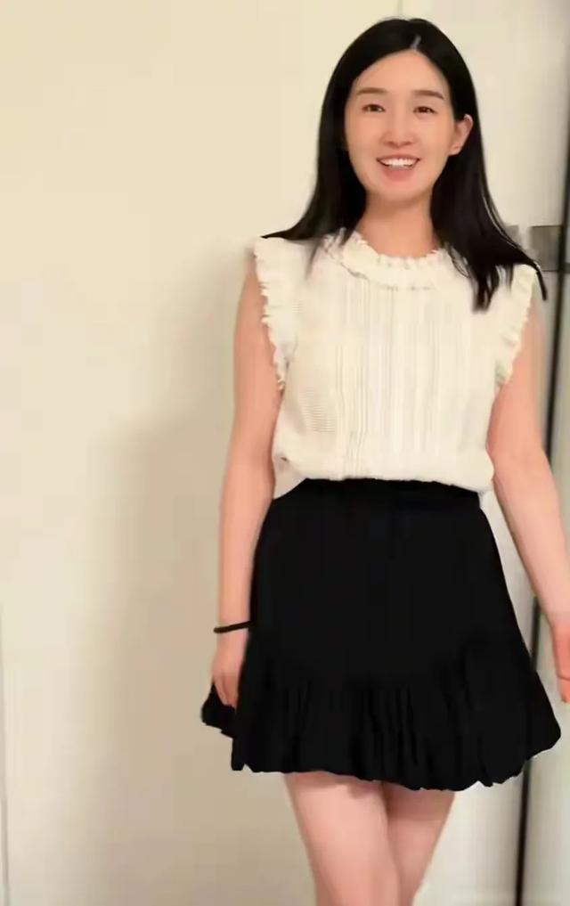 球球生孩子后：婆婆月嫂带娃 不母乳 身材恢复打扮漂亮 网友：太羡慕