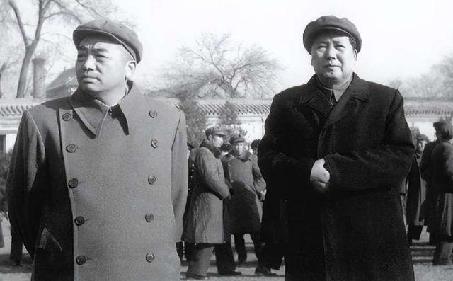 如果毛岸英不牺牲，毛主席会不会让他接班？历史早就给出了答案