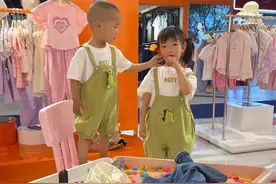 妈妈记录姐弟干架日常图片